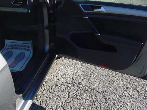 Used 2015 Volkswagen Golf SE image 48