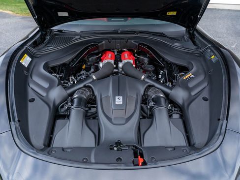 Certified 2022 Ferrari Roma image 21