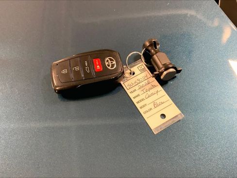 Used 2025 Toyota Camry SE image 15