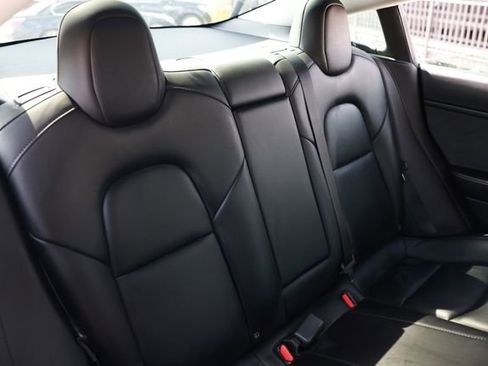 Used 2022 Tesla Model 3 RWD image 17