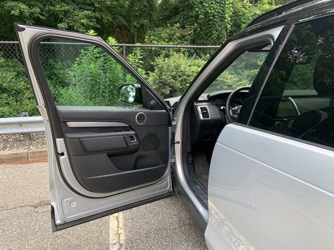 Certified 2023 Land Rover Discovery S R-Dynamic image 13