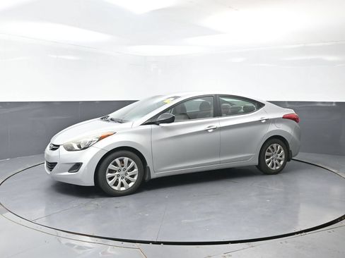 Used 2012 Hyundai Elantra GLS FWD image 6