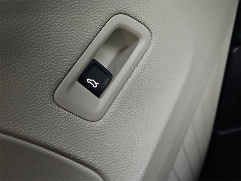 New 2026 Volkswagen Atlas SEL Premium R-Line image 18