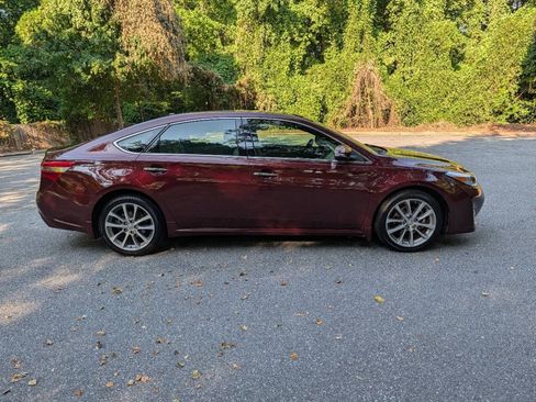 Used 2015 Toyota Avalon XLE Touring FWD image 5