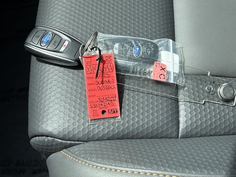 Used 2025 Subaru Outback Wilderness AWD/4WD image 38