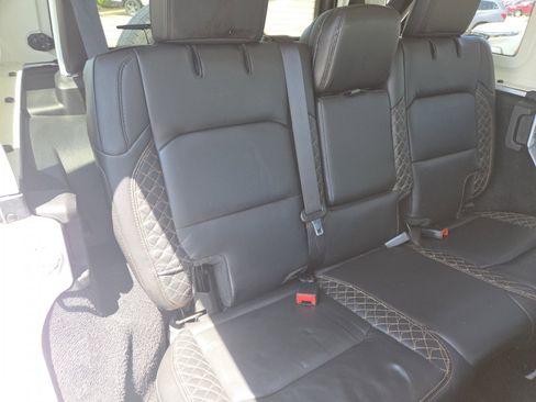Used 2021 Jeep Wrangler Unlimited Sahara AWD/4WD image 20