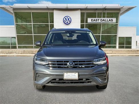 Certified 2023 Volkswagen Tiguan SE w/ Panoramic Sunroof Package image 5