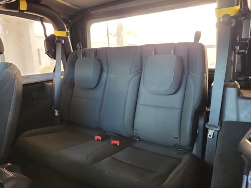Used 2018 Jeep Wrangler Sport AWD/4WD image 18