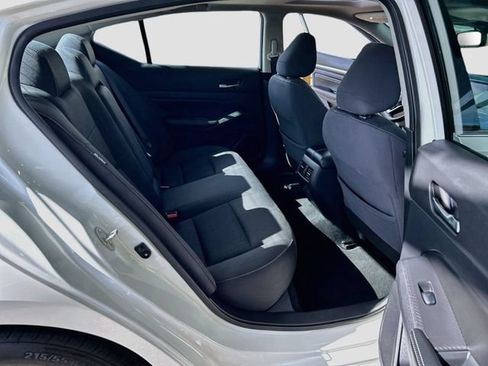 Used 2019 Nissan Altima 2.5 SV FWD image 22
