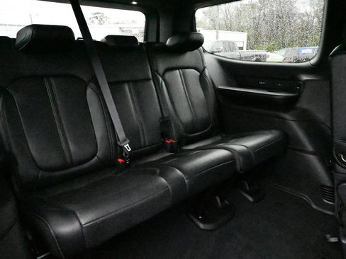 Used 2024 Jeep Wagoneer Series III AWD/4WD image 23