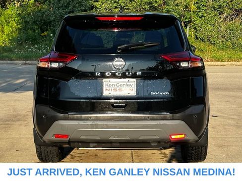 Certified 2023 Nissan Rogue SV AWD/4WD image 4