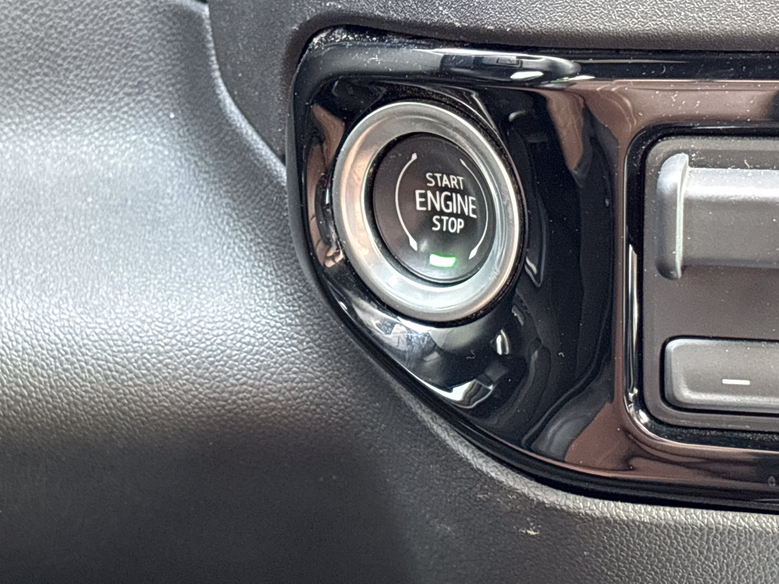 Used 2024 Chevrolet Silverado 1500 High Country AWD/4WD image 14