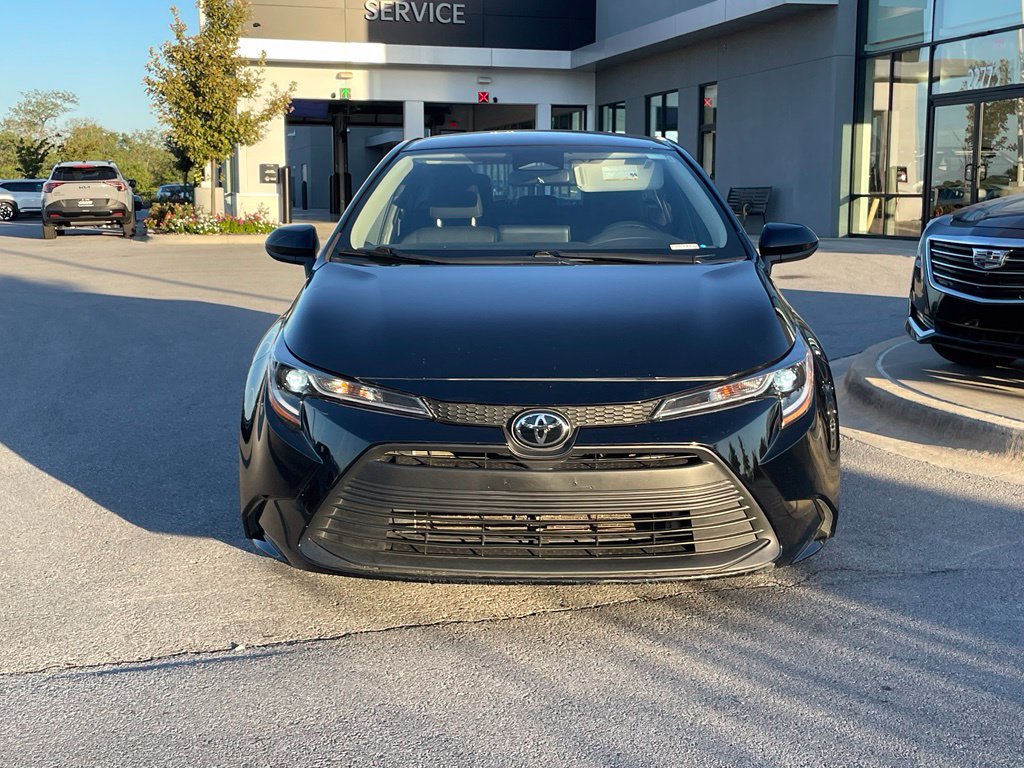 Used 2025 Toyota Corolla LE FWD image 2