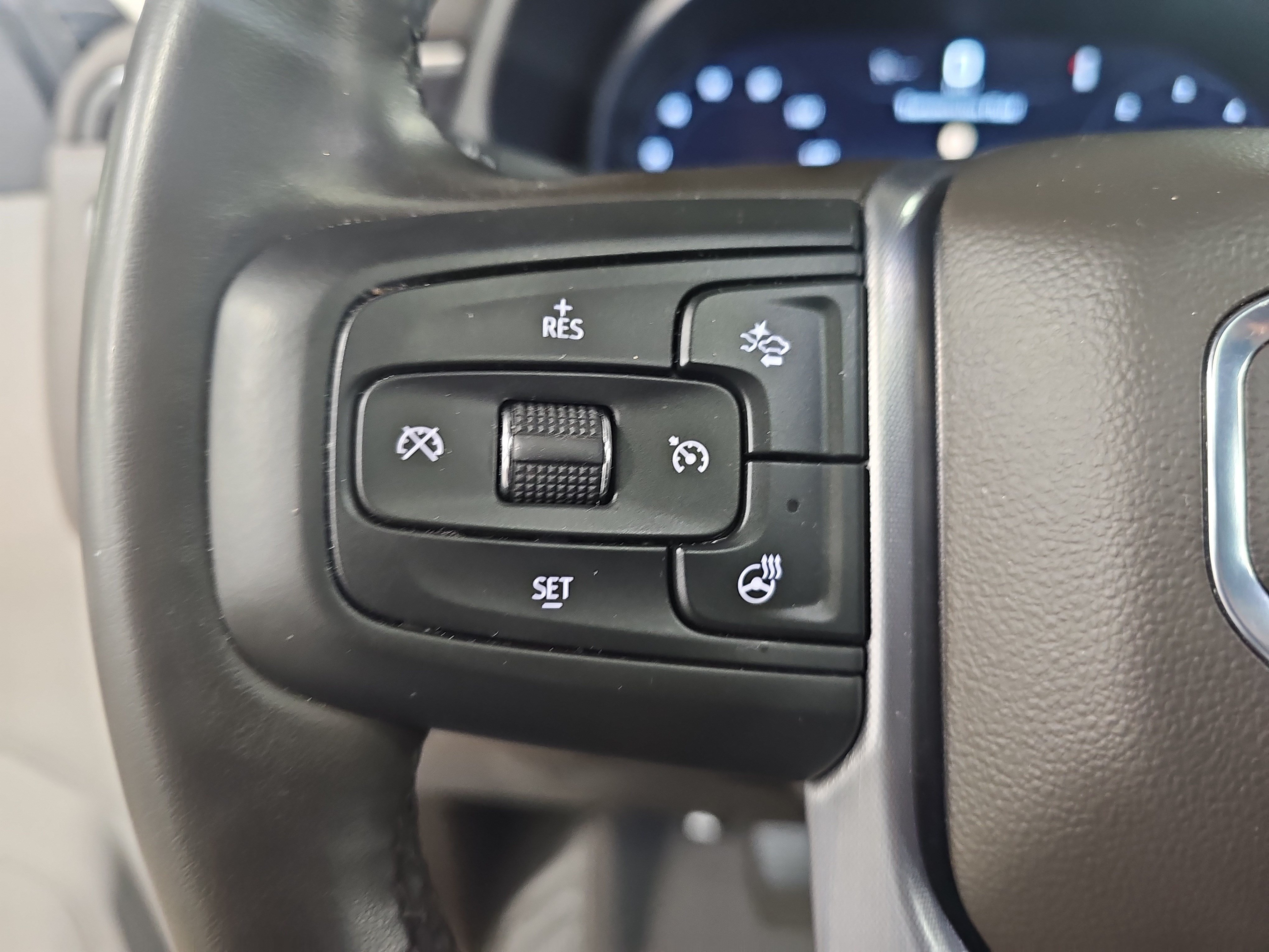 Used 2024 GMC Yukon SLT w/ SLT Luxury Package AWD/4WD image 17
