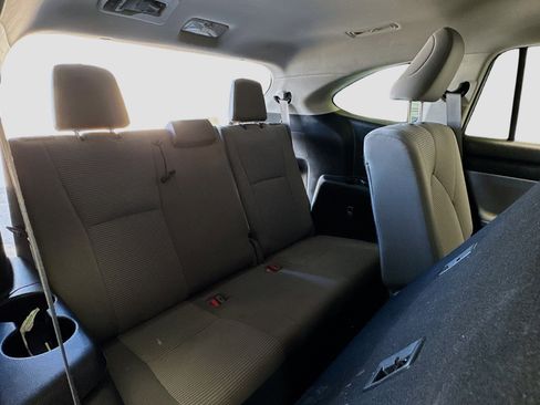 Used 2022 Toyota Highlander LE image 16