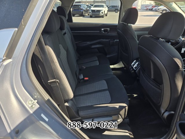 Used 2023 Kia Sorento LX FWD image 18