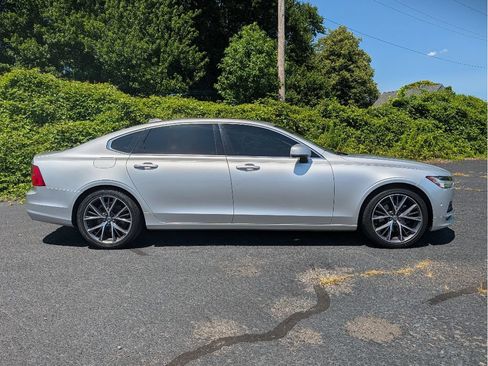 Used 2018 Volvo S90 T5 Momentum w/ Convenience Package AWD/4WD image 4