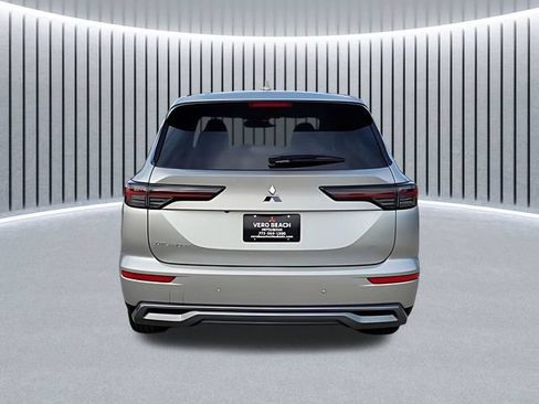 New 2026 Mitsubishi Outlander SE FWD image 5