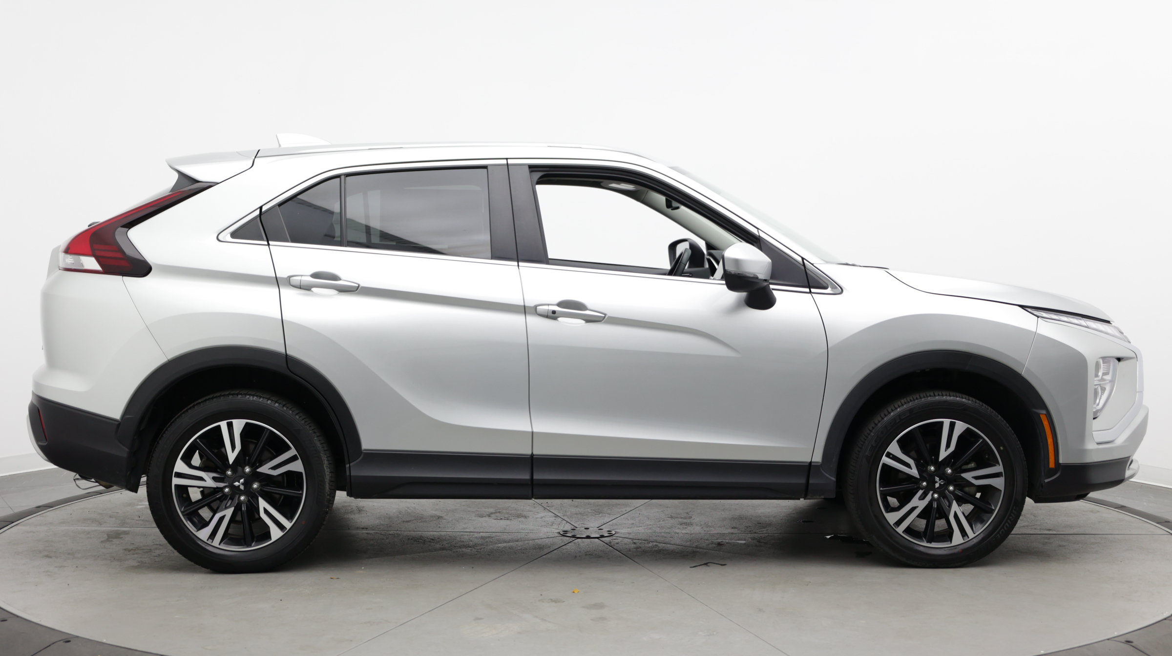 Used 2024 Mitsubishi Eclipse Cross SE AWD/4WD image 8