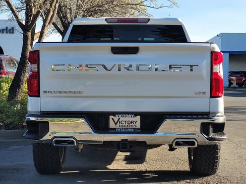 Used 2020 Chevrolet Silverado 1500 LTZ w/ LTZ Convenience Package AWD/4WD image 5