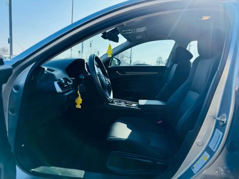 Used 2019 Honda Accord LX image 10