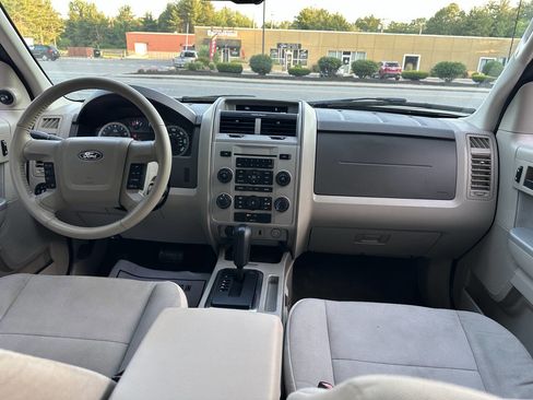 Used 2011 Ford Escape XLT image 12
