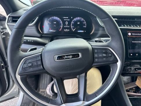 Used 2023 Jeep Grand Cherokee L Altitude AWD/4WD image 13