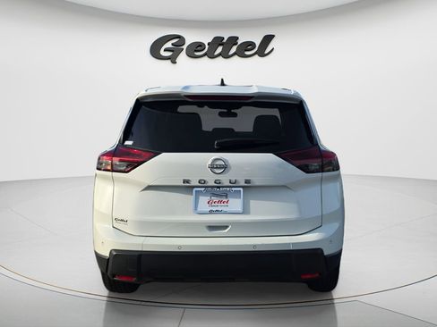 Used 2024 Nissan Rogue S FWD image 6