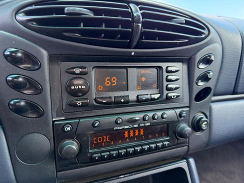 Used 2000 Porsche Boxster image 14