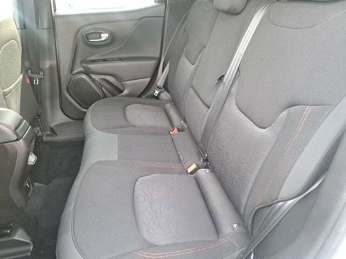 Used 2022 Jeep Renegade Trailhawk w/ Trailer Tow Group image 10