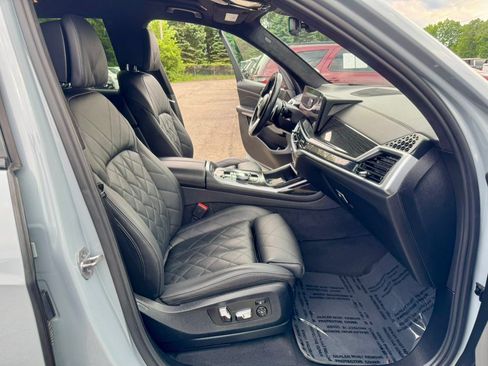 Used 2023 BMW X7 xDrive40i w/ Executive Package AWD/4WD image 25