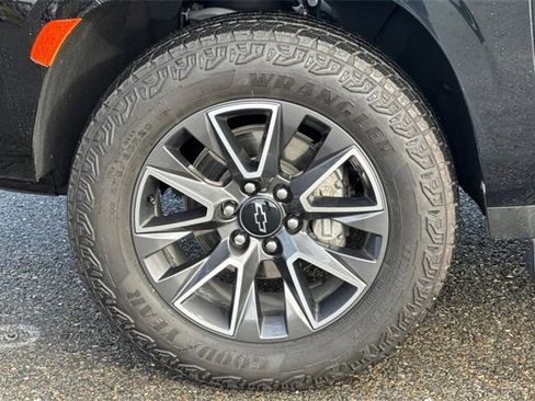 Used 2024 Chevrolet Tahoe Z71 w/ Z71 Off-Road Package image 47