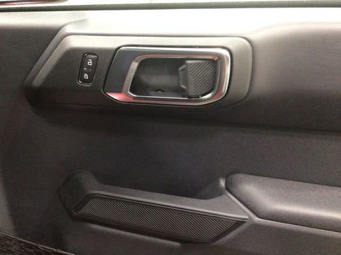 New 2025 Ford Bronco Badlands image 47