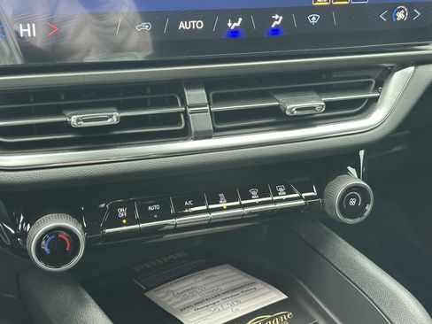 New 2026 Chevrolet Equinox EV LT image 32