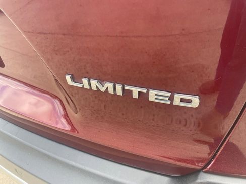 Used 2019 Jeep Cherokee Limited image 9