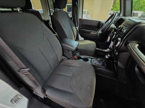 Used 2017 Jeep Wrangler Unlimited Sport w/ Quick Order Package 24S AWD/4WD image 29