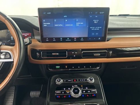 Used 2022 Lincoln Nautilus Black Label image 19