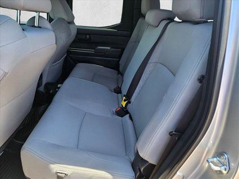 Used 2025 Toyota Tacoma SR5 AWD/4WD image 17