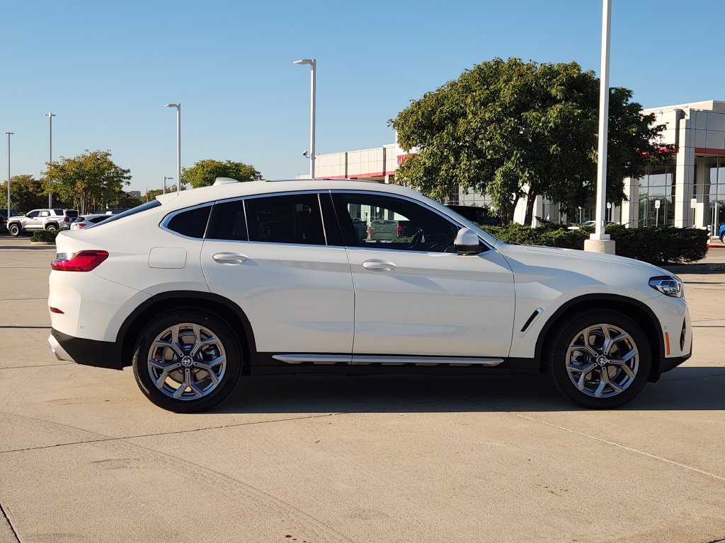 Used 2024 BMW X4 xDrive30i w/ Premium Package AWD/4WD image 8