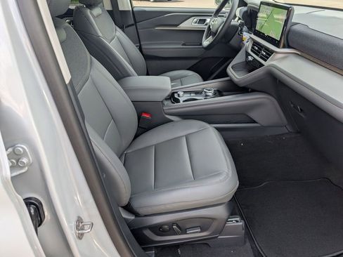 New 2026 Ford Explorer Active AWD/4WD image 23