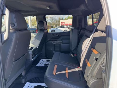 Used 2022 GMC Sierra 1500 AT4 w/ AT4 Premium Package image 11
