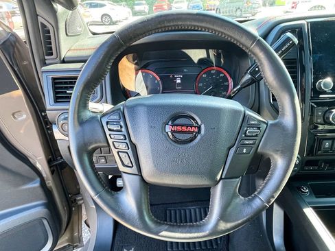 Used 2021 Nissan Titan PRO-4X w/ Pro-4x Convenience Package AWD/4WD image 12