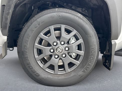 Used 2025 Toyota 4Runner SR5 image 12