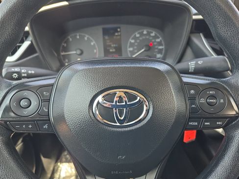Used 2025 Toyota Corolla LE FWD image 20