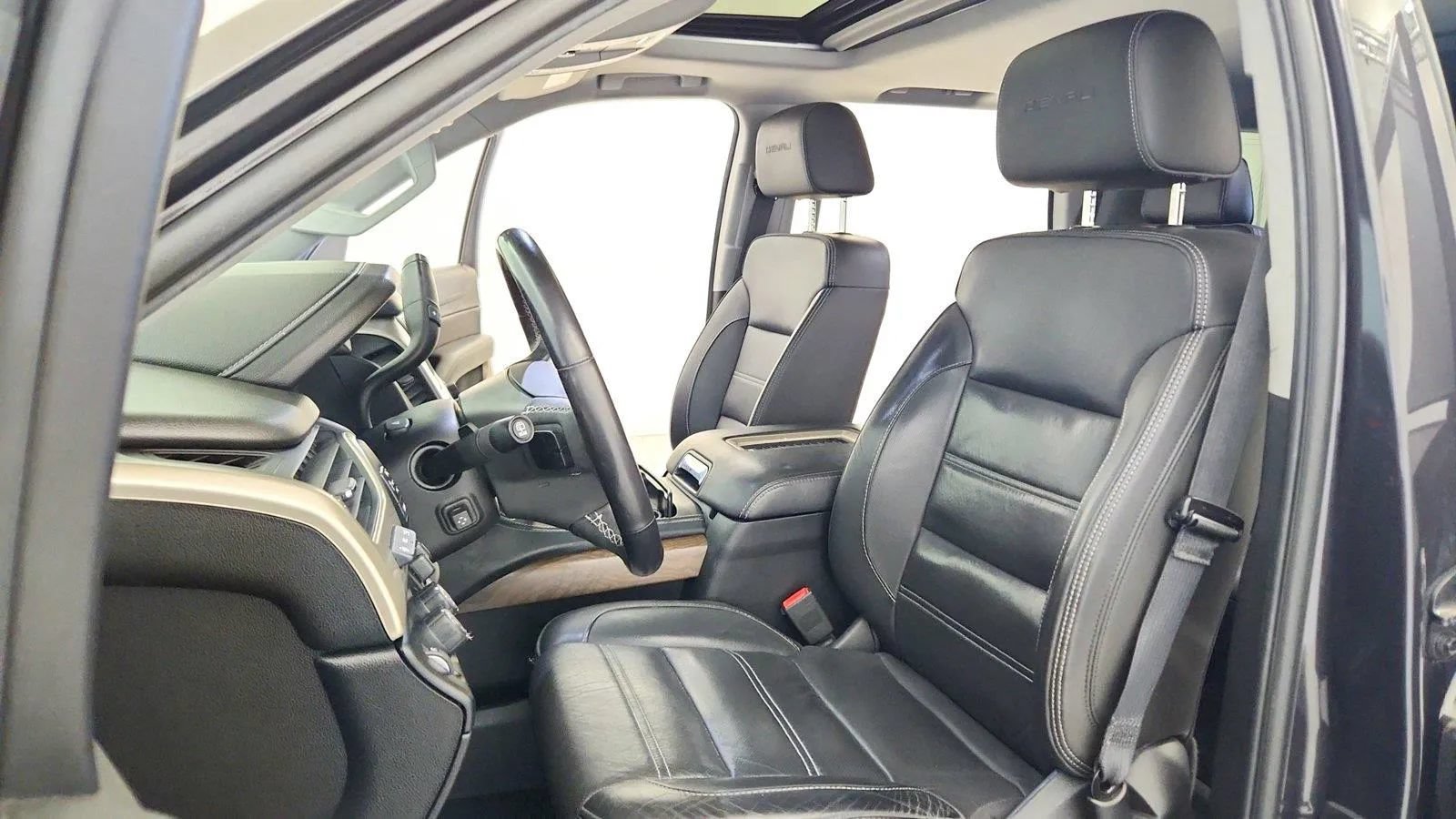 Used 2018 GMC Yukon Denali AWD/4WD image 23