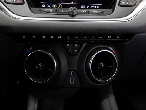 Used 2020 Chevrolet Blazer LT image 30