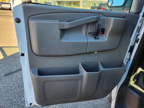 Used 2020 Chevrolet Express 2500 w/ Driver Convenience Package image 20