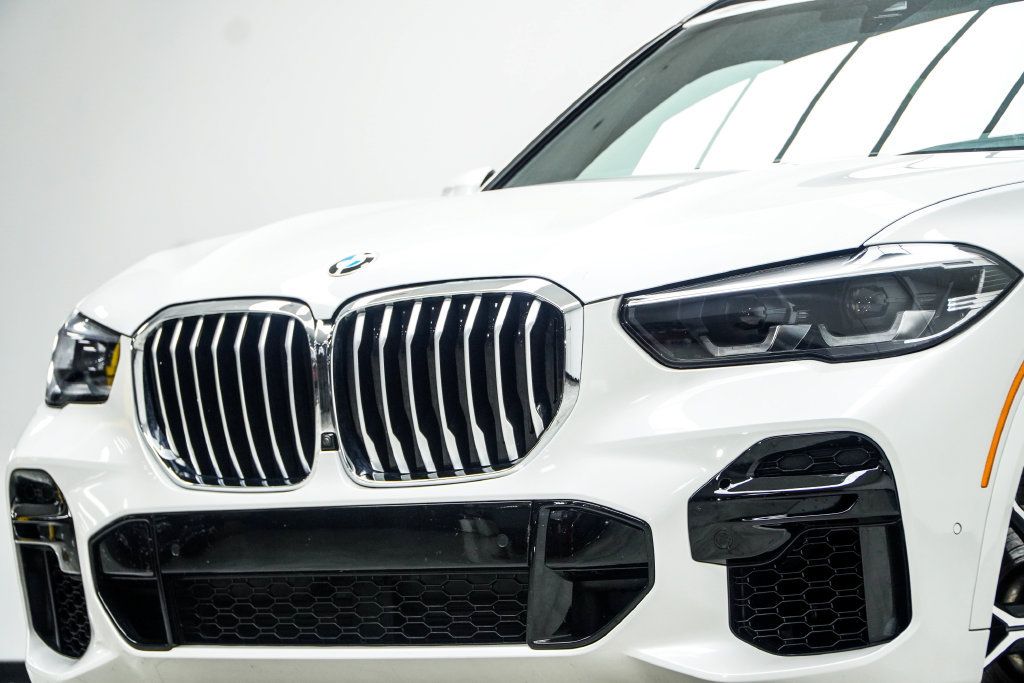 Used 2023 BMW X5 sDrive40i w/ M Sport Package RWD image 2