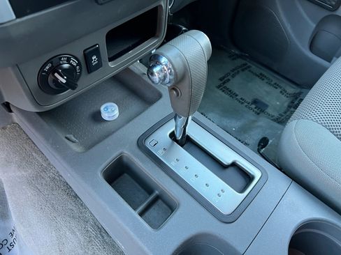 Used 2016 Nissan Frontier SV image 14