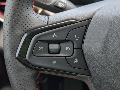 New 2025 Chevrolet Trax RS w/ Sunroof Package image 22